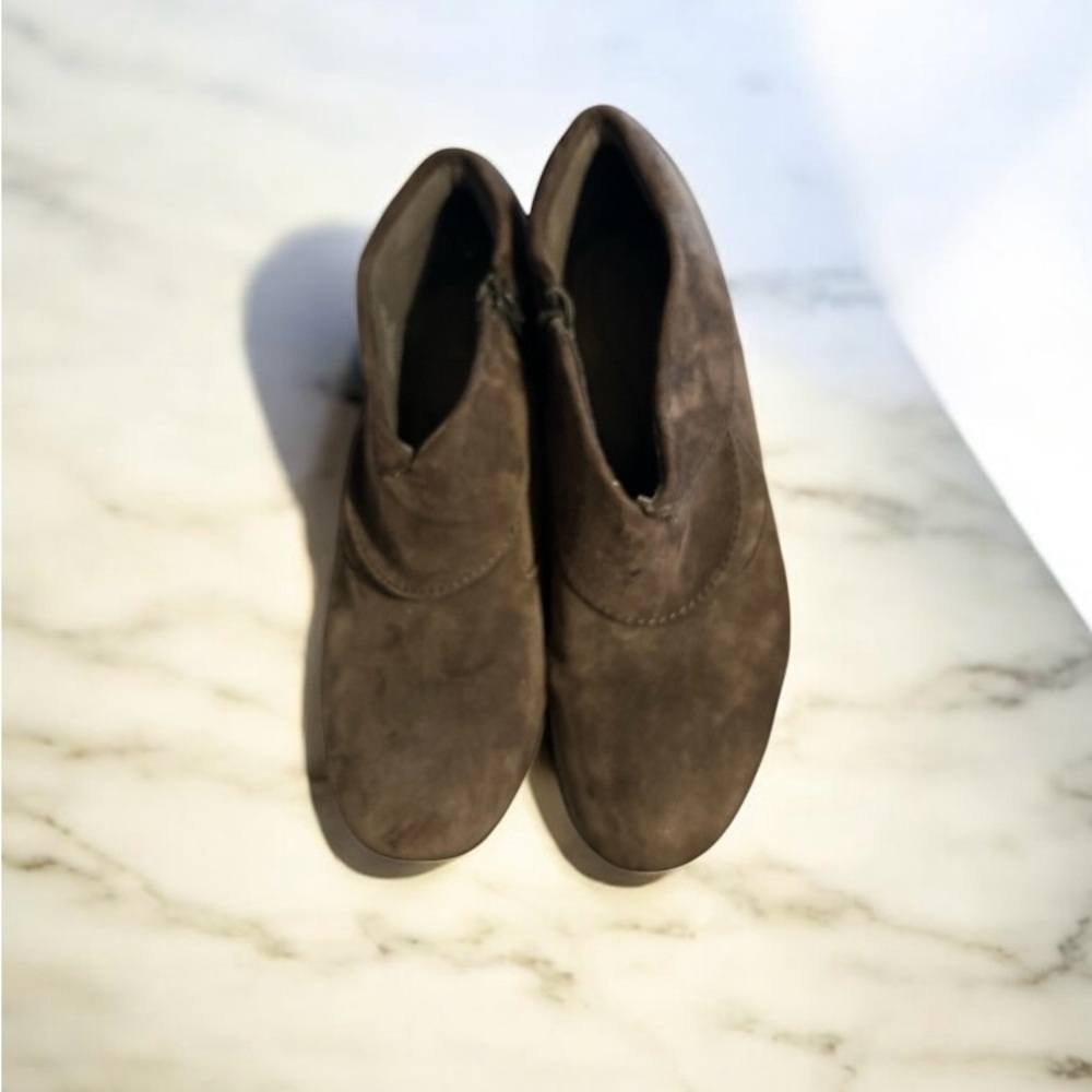 Clarks Brown Suede Booties Zipper  9.5
